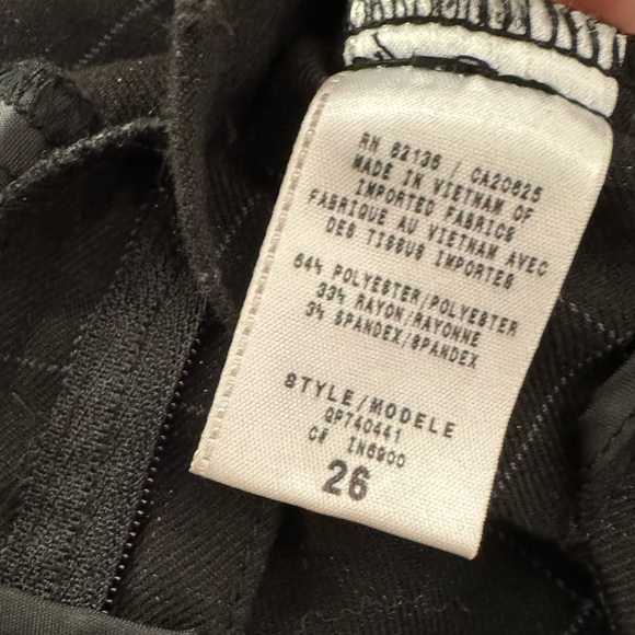 Guess Jeans Cropped Pants - Picture 9 of 9